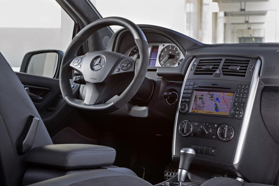  Mercedes-Benz B55 AMG Concept 2010 года  (фото 24 из 46)